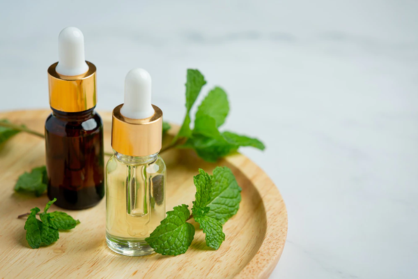 Amankah Menggunakan Essential Oil Untuk Skin Care Kulit Berjerawat?